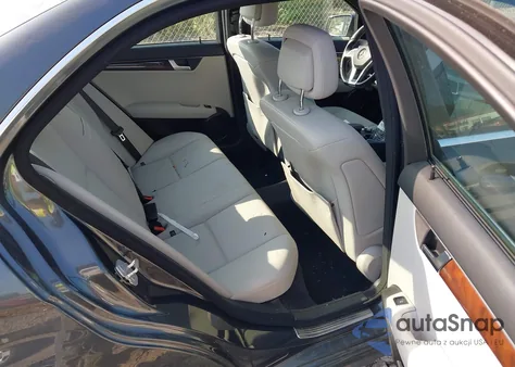 2013 Mercedes-Benz C 300 Luxury 4Matic/Sport 4Matic из США, поврежденный, VIN WDDGF8AB1DG109808